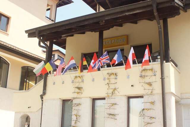 Отель Asti Arthotel Синеморец-24